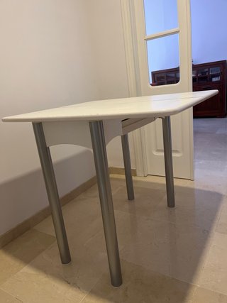 Mesa cocina libro blanca y plateada plegable