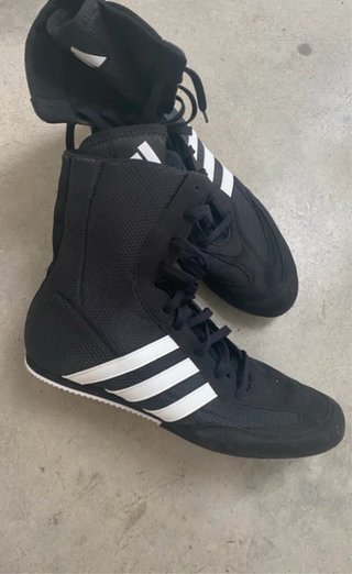 Zapatillas Adidas Boxeo Negras.