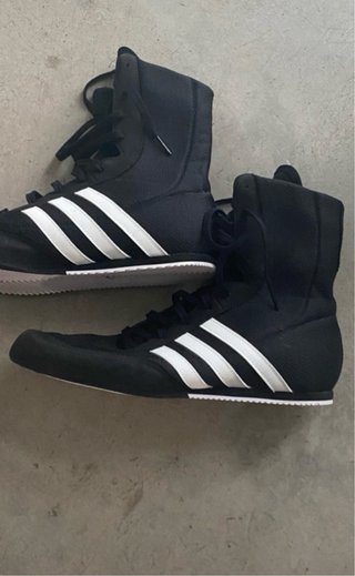 Zapatillas Adidas Boxeo Negras.