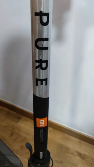 Mi Electric Scooter Essential