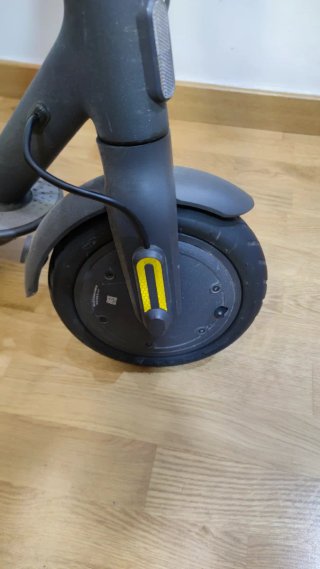Mi Electric Scooter Essential