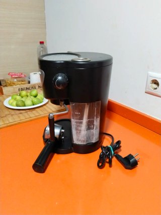 Cafetera negra y gris