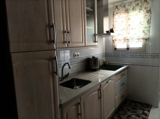 Muebles de cocina con horno y microondas
