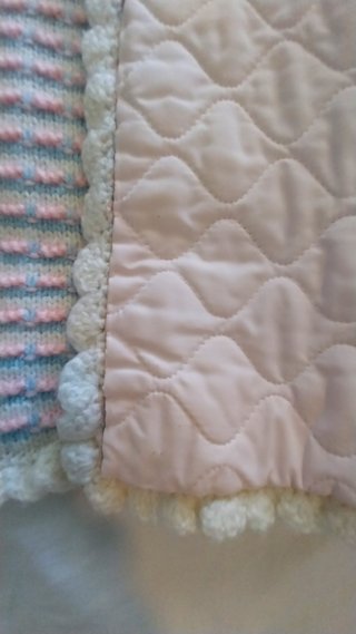 Manta bebé blanca, azul y rosa con forro rosa
