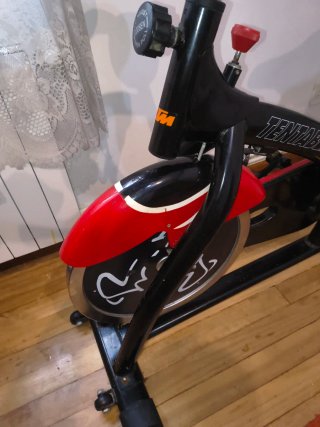 Bicicleta Spinning TENTABLE Negra y Roja