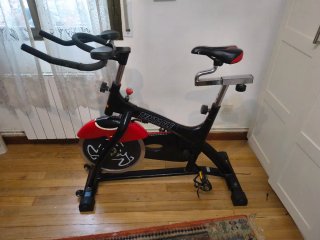 Bicicleta Spinning TENTABLE Negra y Roja