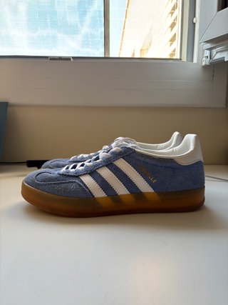 Zapatillas Adidas Gazelle Azul y Blanco