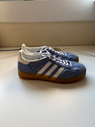 Zapatillas Adidas Gazelle Azul y Blanco