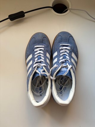 Zapatillas Adidas Gazelle Azul y Blanco