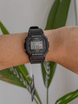 Reloj G-Shock DW-5600UE