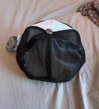 Gorra Chrome Hearts y SynaWorld
