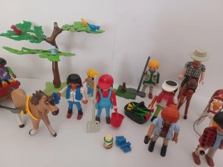 Playmobil figuras y caballos
