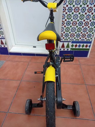 Bicicleta Infantil Batman Negra y Amarilla