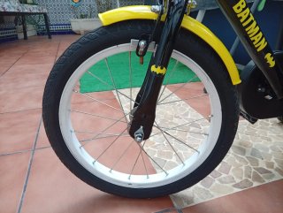Bicicleta Infantil Batman Negra y Amarilla