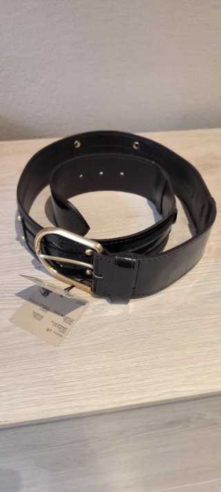 Cinturón Burberry Mujer Negro Hebilla Dorada