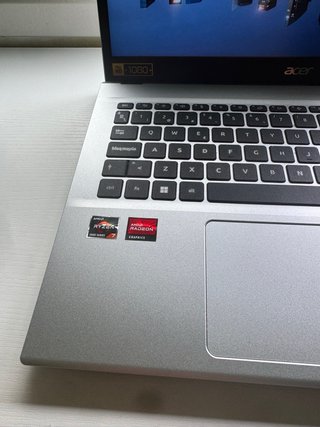 Acer Aspire Ryzen 7 • 16GB RAM • 512GB SSD • Radeon