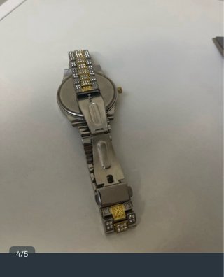 Reloj de lujo con diamantes nuevo