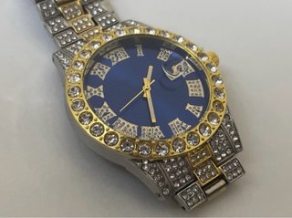 Reloj de lujo con diamantes nuevo