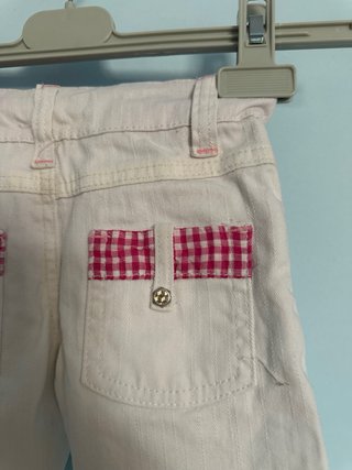 Vaqueros blancos niña con detalles rosas