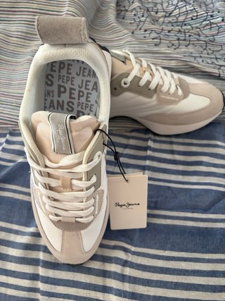 Zapatillas Pepe Jeans Beige y Blancas