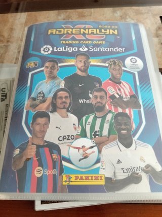 Álbum Adrenalyn 2022-23 con 150 cromos