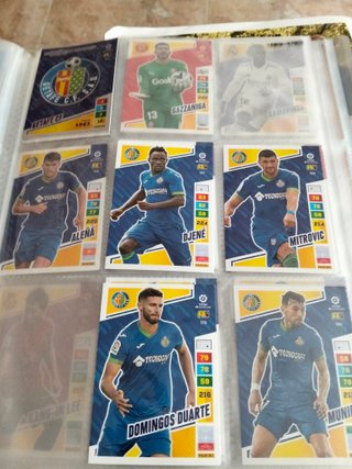 Álbum Adrenalyn 2022-23 con 150 cromos