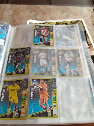 Álbum Adrenalyn 2022-23 con 150 cromos
