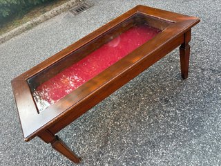 Tavolino vetrina salotto in legno e vetro