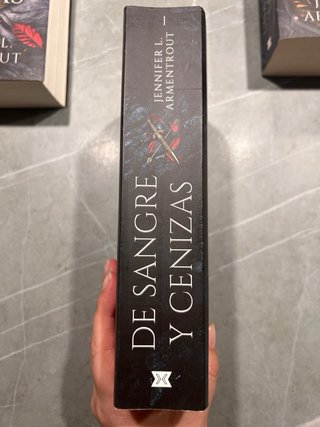 Libro de sangre y cenizas