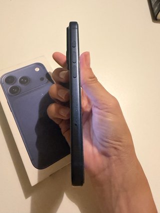 iPhone 17 Pro Deep Blue permuto