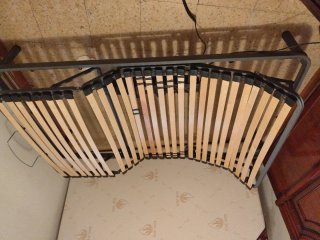 Cama articulada con colchón prácticamente nueva.