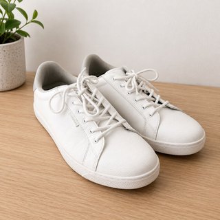 Zapatillas blancas de cordones