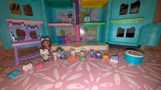 Casa de muñecas Gaby's Dollhouse nueva con muñecos