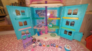 Casa de muñecas Gaby's Dollhouse nueva con muñecos