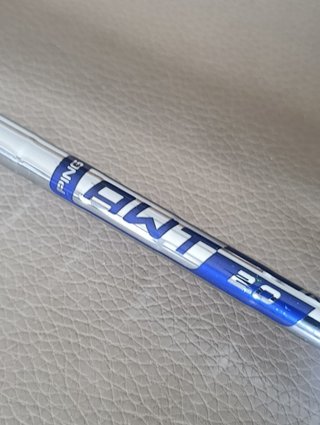 Palos de Golf Ping y Callaway