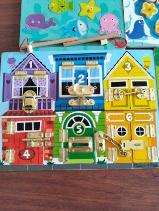 Juegos madera: pesca y puertas