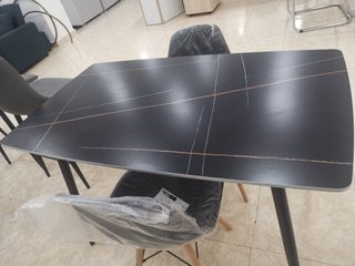Mesa moderna estilo mármol