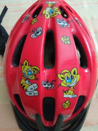 Casco bici infantil rojo con dibujos