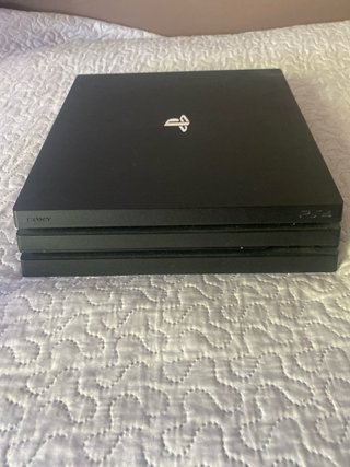 PlayStation 4 PRO (PS4 Pro). Mandos Negro y Azul