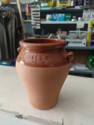 Orza de barro pequeña