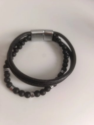 Lote 2 pulseras cuero.