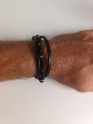 Lote 2 pulseras cuero.