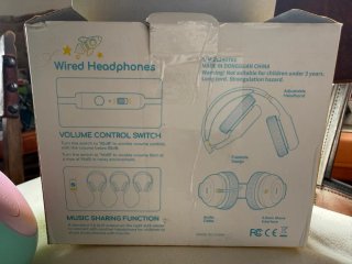 Auriculares infantiles Earfun verdes y morados