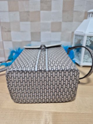 Bolso estilo cubo gris
