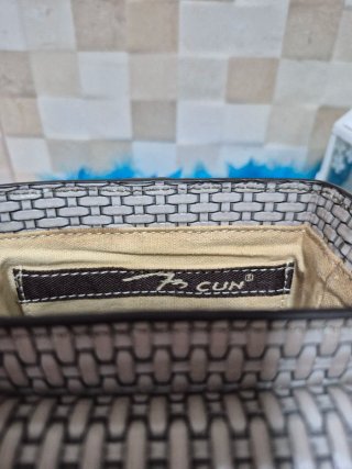 Bolso estilo cubo gris
