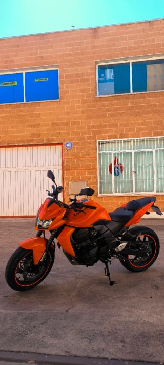 Kawasaki Z750 Naranja