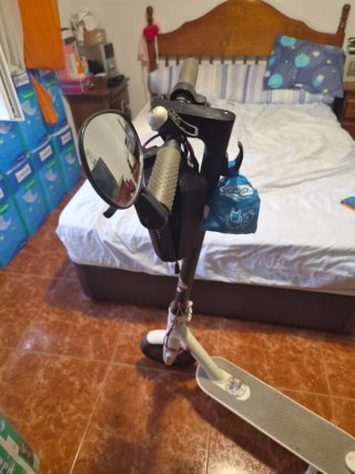 Patinete Eléctrico Blanco marca xiaomi. M365