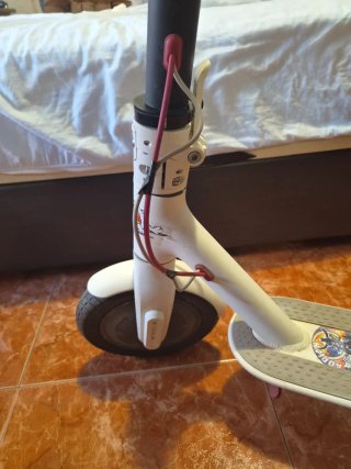 Patinete Eléctrico Blanco marca xiaomi. M365