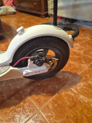 Patinete Eléctrico Blanco marca xiaomi. M365