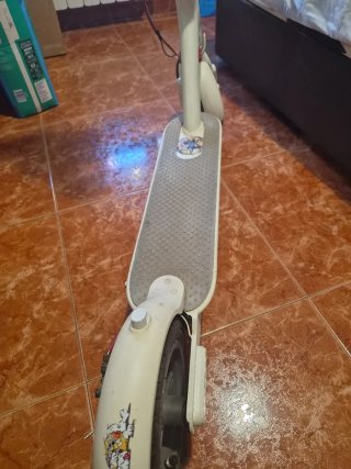 Patinete Eléctrico Blanco marca xiaomi. M365